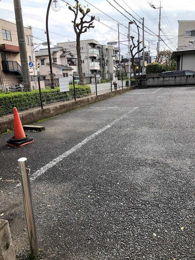 尼崎市琴浦町 月極駐車場